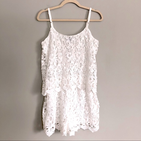 Romeo & Juliet Couture White Lace Romper - Picture 6 of 10